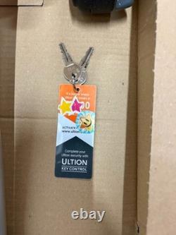 Audi 8T0071128 Roof Mounted Cycle/Bike Carrier x2