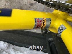 Bianchi road bike with bike pump, bottle carrier, repair kit &spare inner tube
