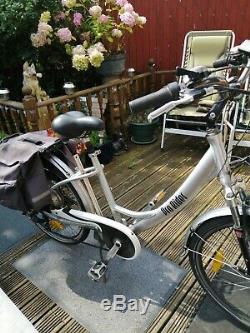 Pro Rider. E tourer 26 E Bike + Easy Fold 931 Tow bar double bike carrier