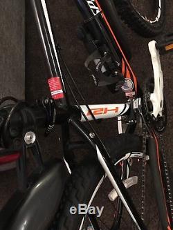 Specialized Mens Mountain Bike with Thule ClipOn 3 bike carrier